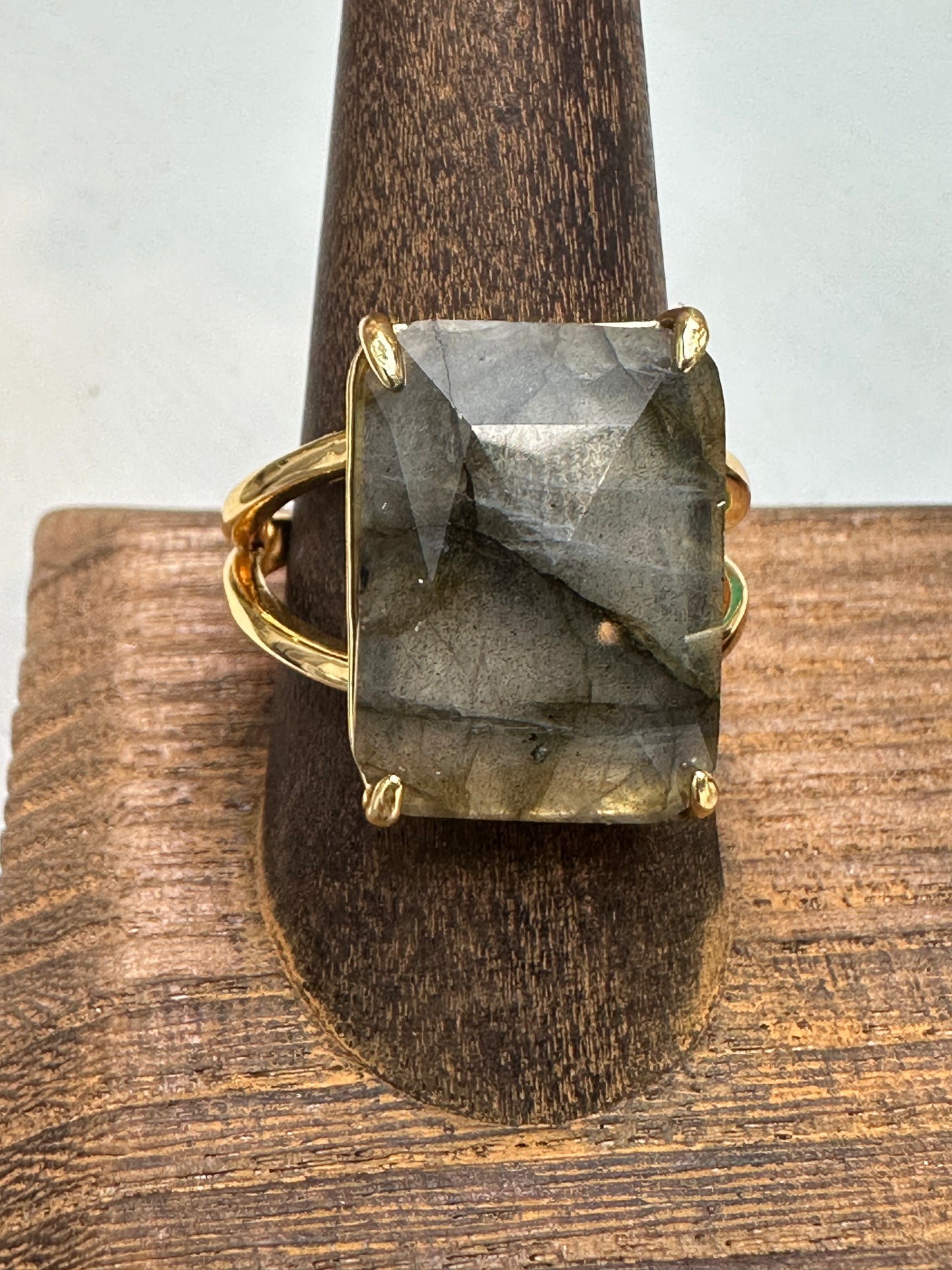 Rectangular cocktail ring precious stones adjustable